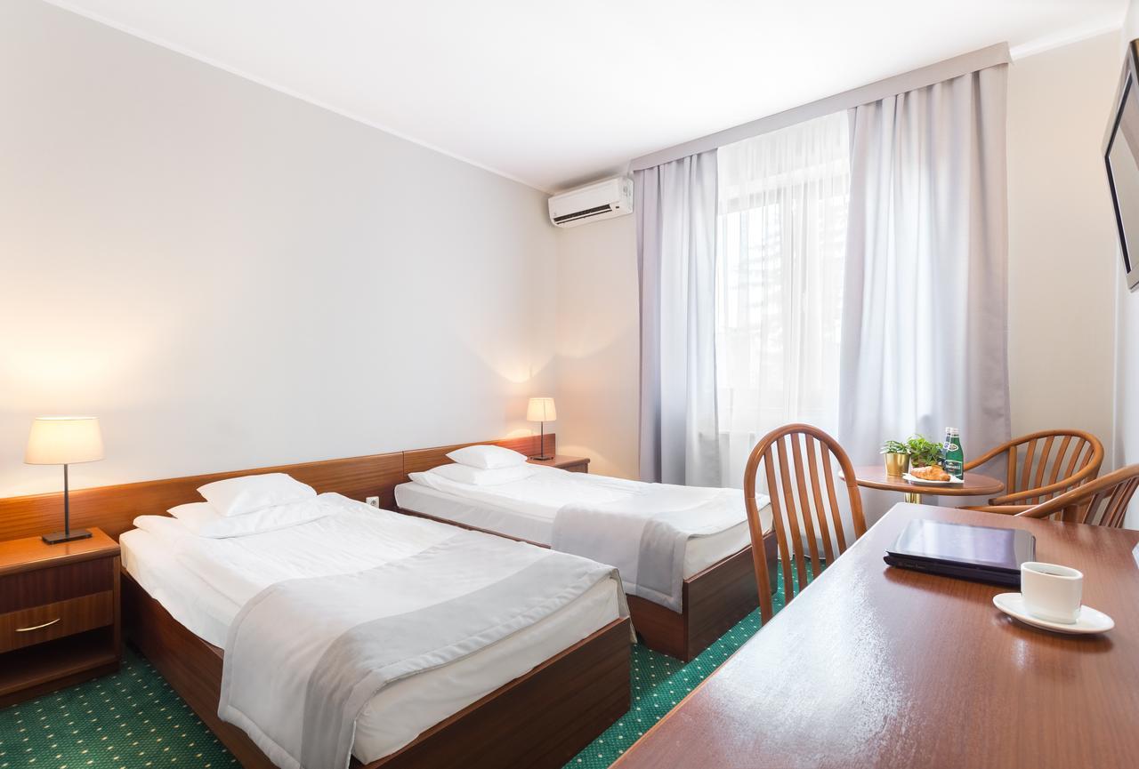 Hotel T&T Poznan Exterior photo