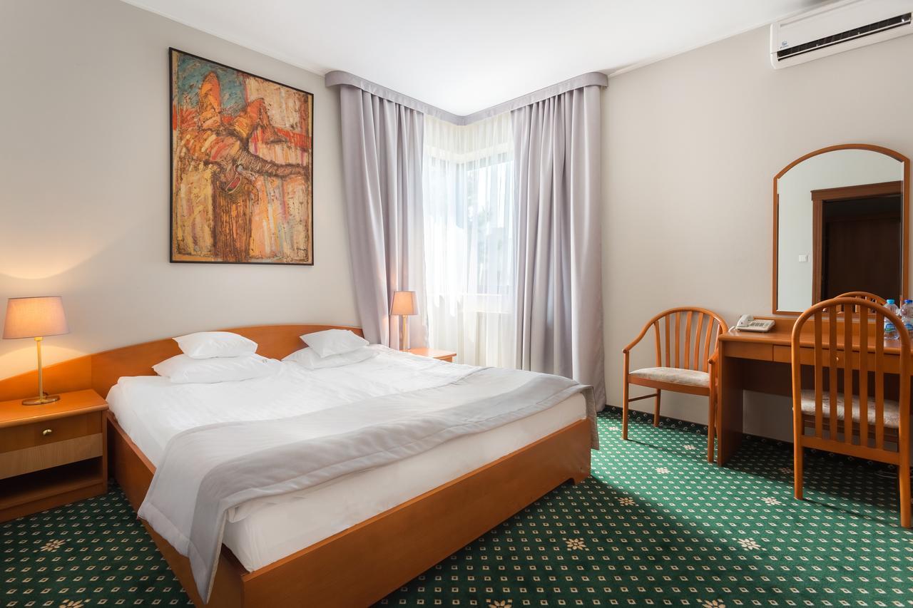 Hotel T&T Poznan Exterior photo